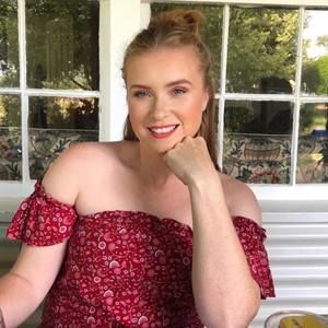 Meet your Posher, Brenna